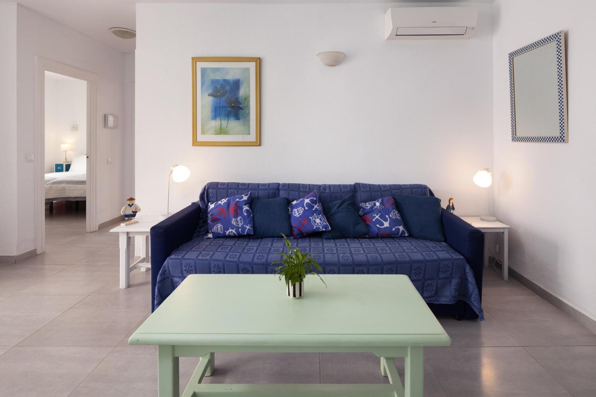Bright Spacious 1 Bed Apartment Нерха Экстерьер фото