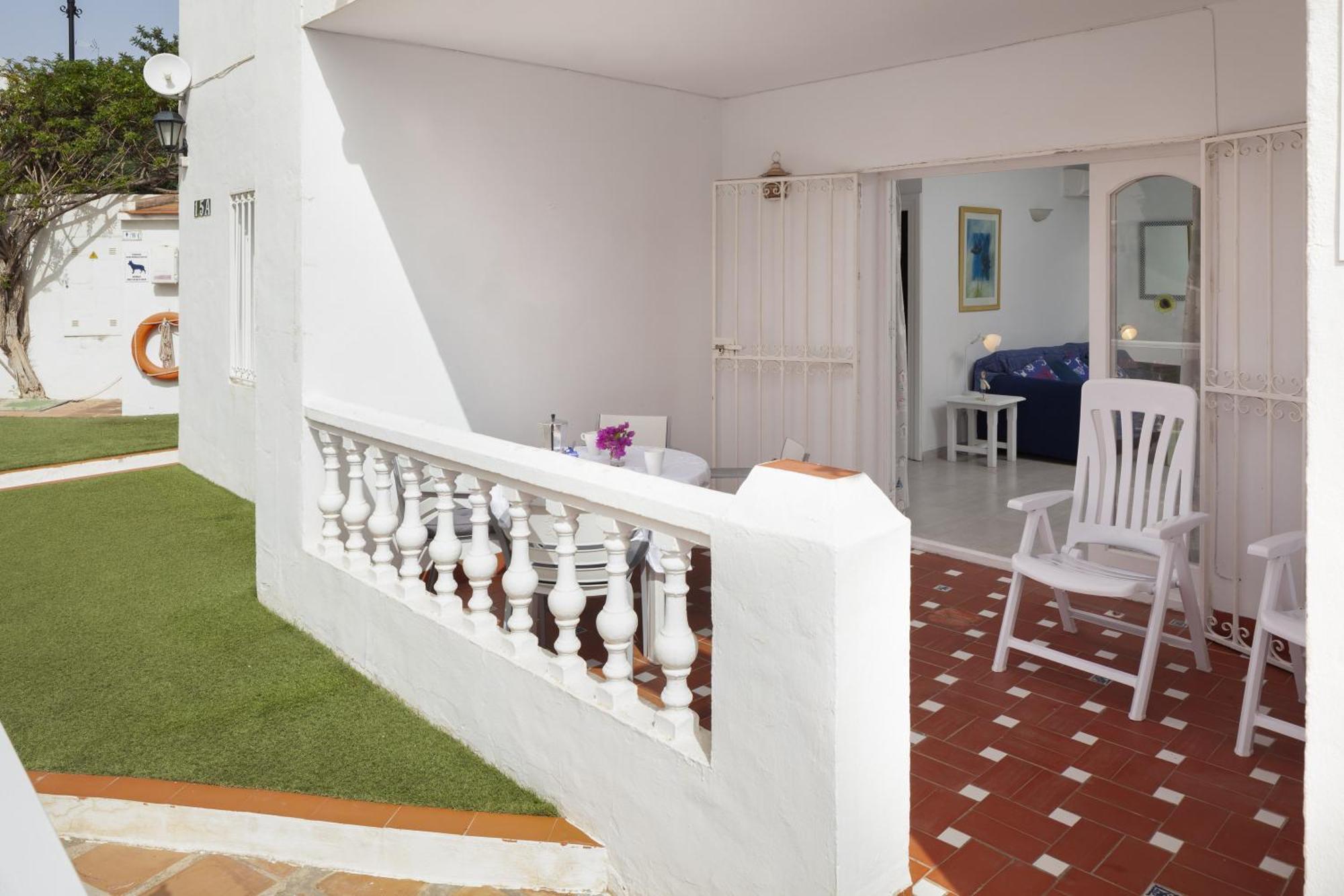 Bright Spacious 1 Bed Apartment Нерха Экстерьер фото